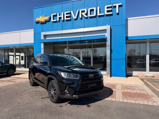 Used 2018 Toyota Highlander SE
