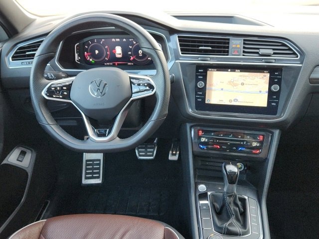 Used 2024 Volkswagen Tiguan SEL R-Line image 14