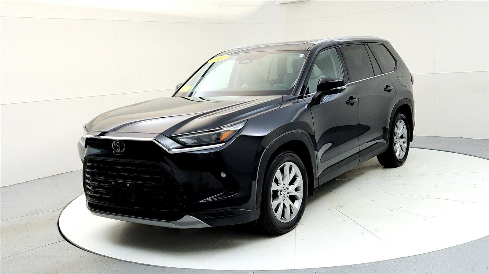 Used 2024 Toyota Grand Highlander Limited image 2