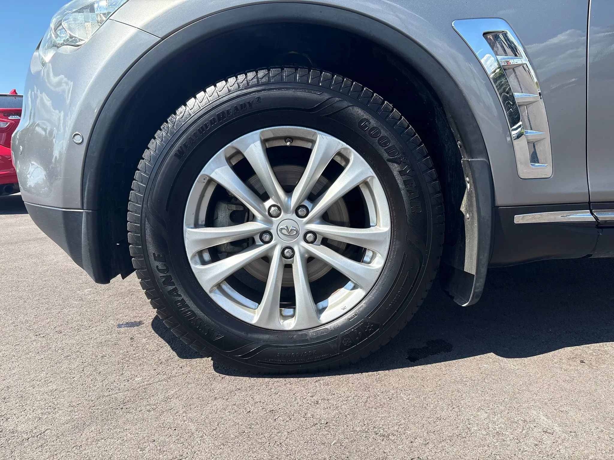 Used 2011 INFINITI FX35 AWD w/ Premium Pkg image 10