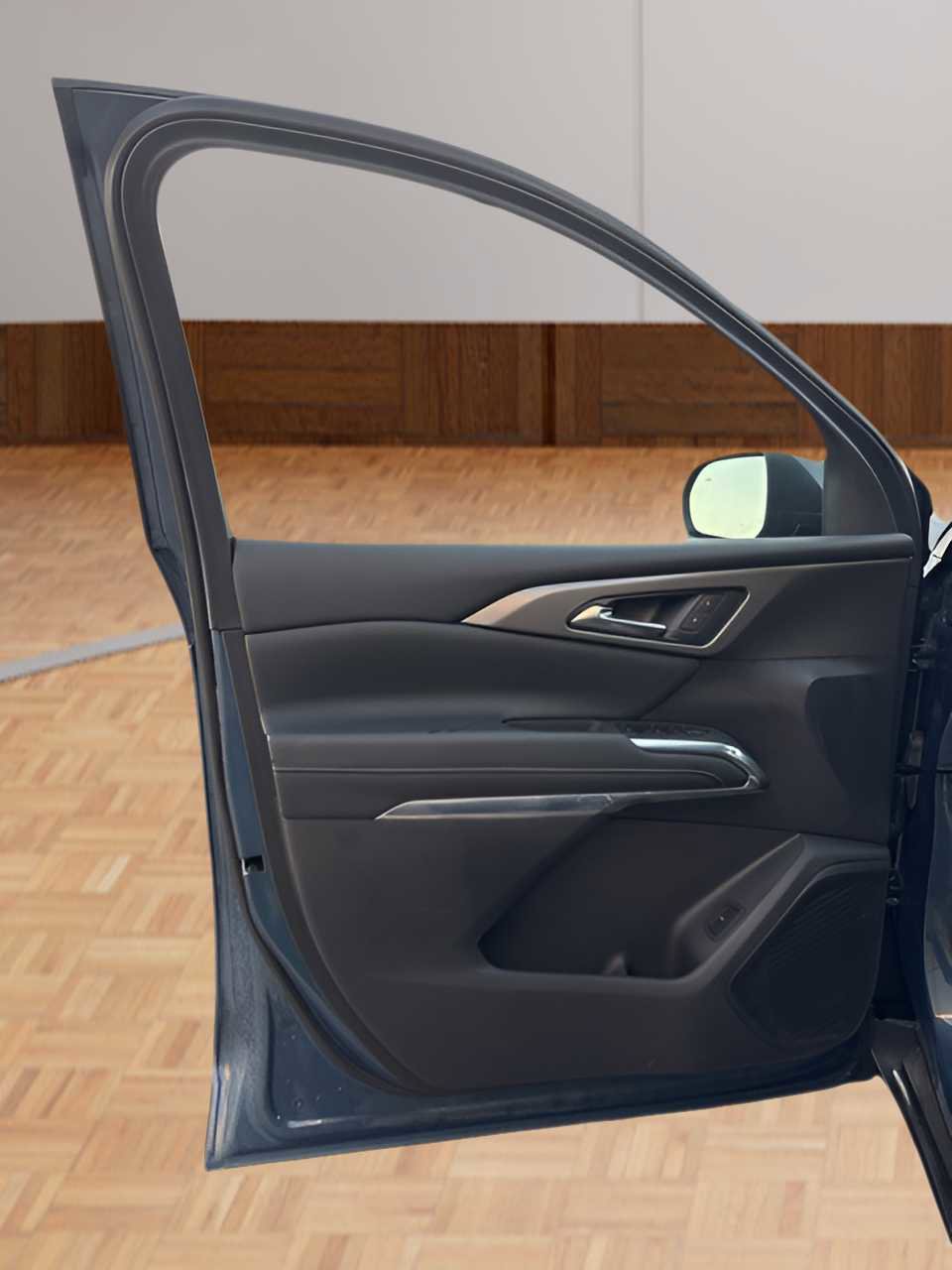 Used 2025 Chevrolet Traverse LT image 9