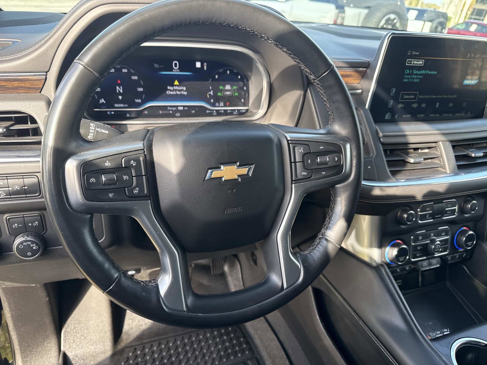 Used 2023 Chevrolet Suburban Premier image 27