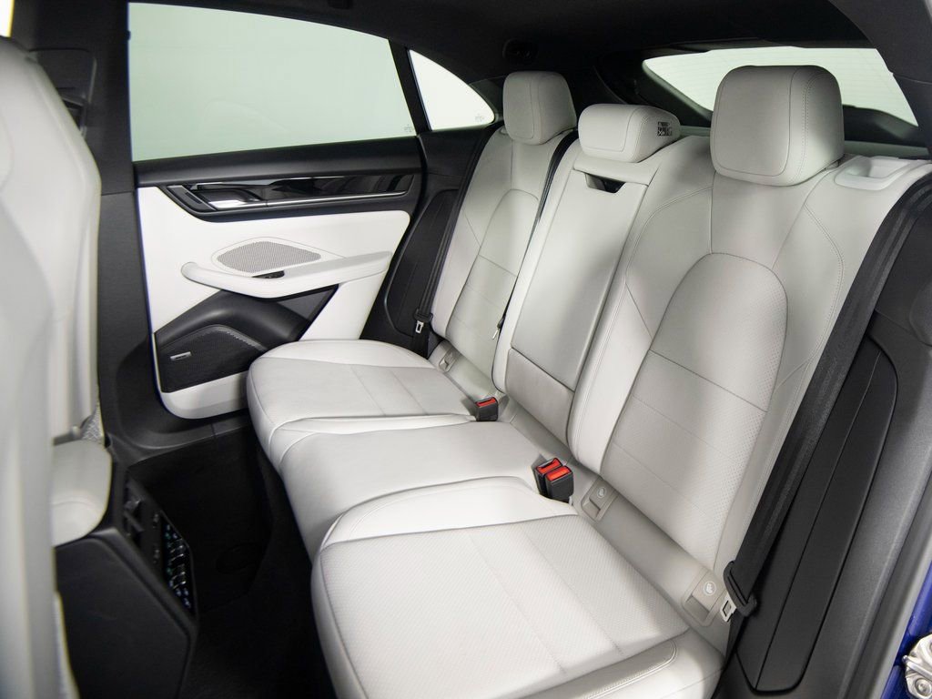 Certified 2025 Porsche Macan 4S Electric image 36