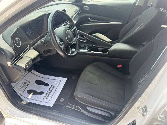 Used 2023 Hyundai Elantra SEL w/ Convenience Package FWD image 6