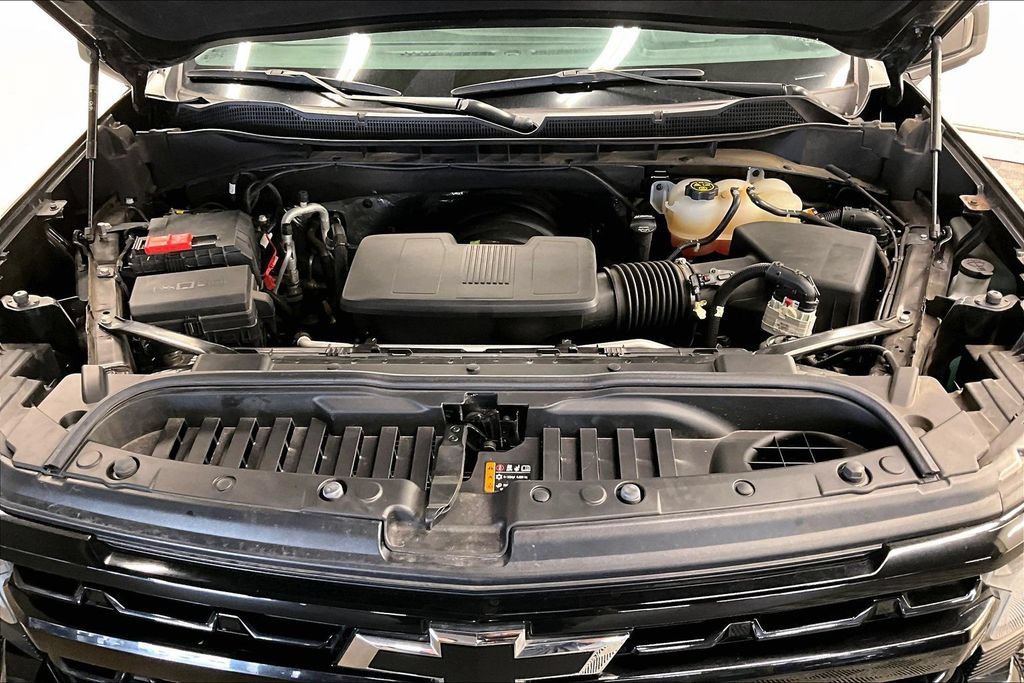 Used 2022 Chevrolet Silverado 1500 LT Trail Boss w/ LT Trail Boss Premium Package AWD/4WD image 9