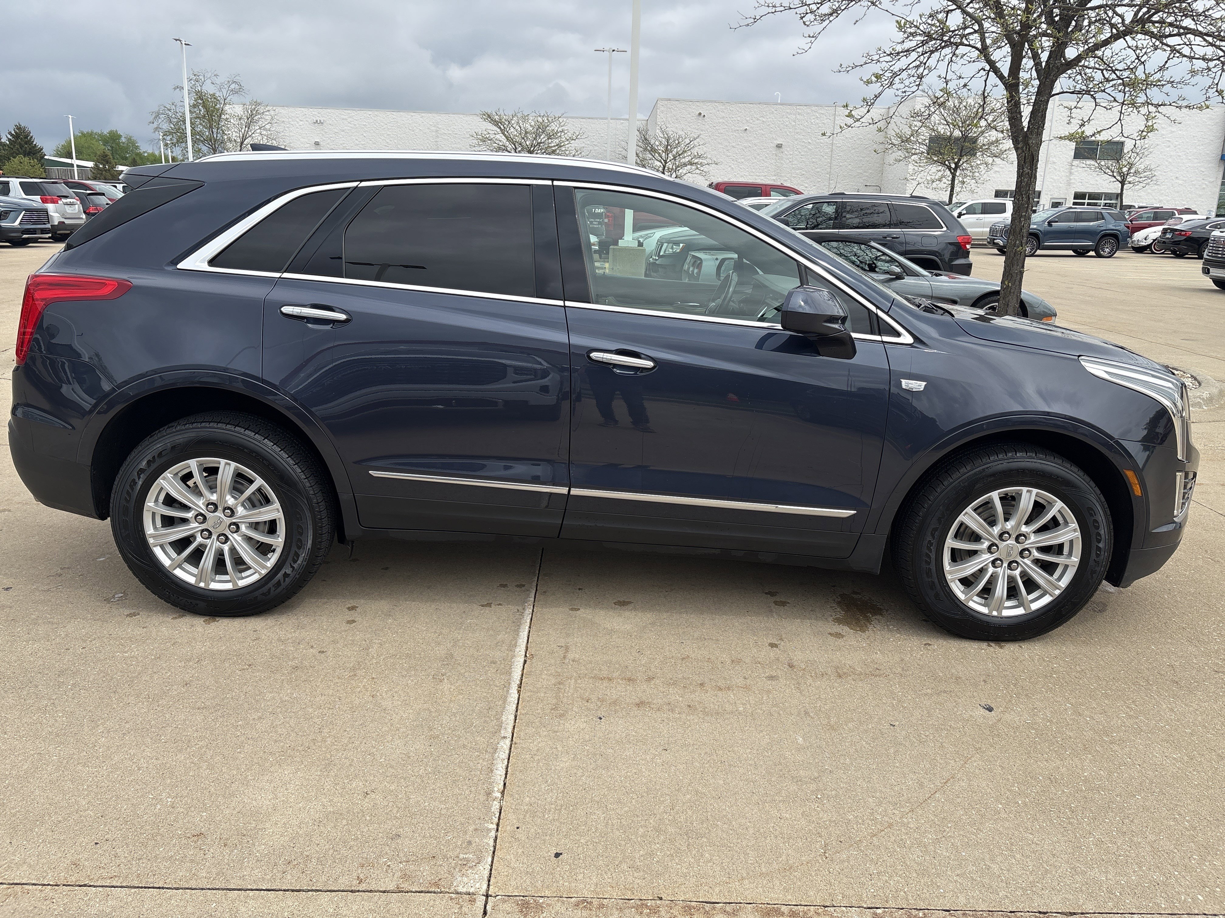 Used 2018 Cadillac XT5 AWD image 8