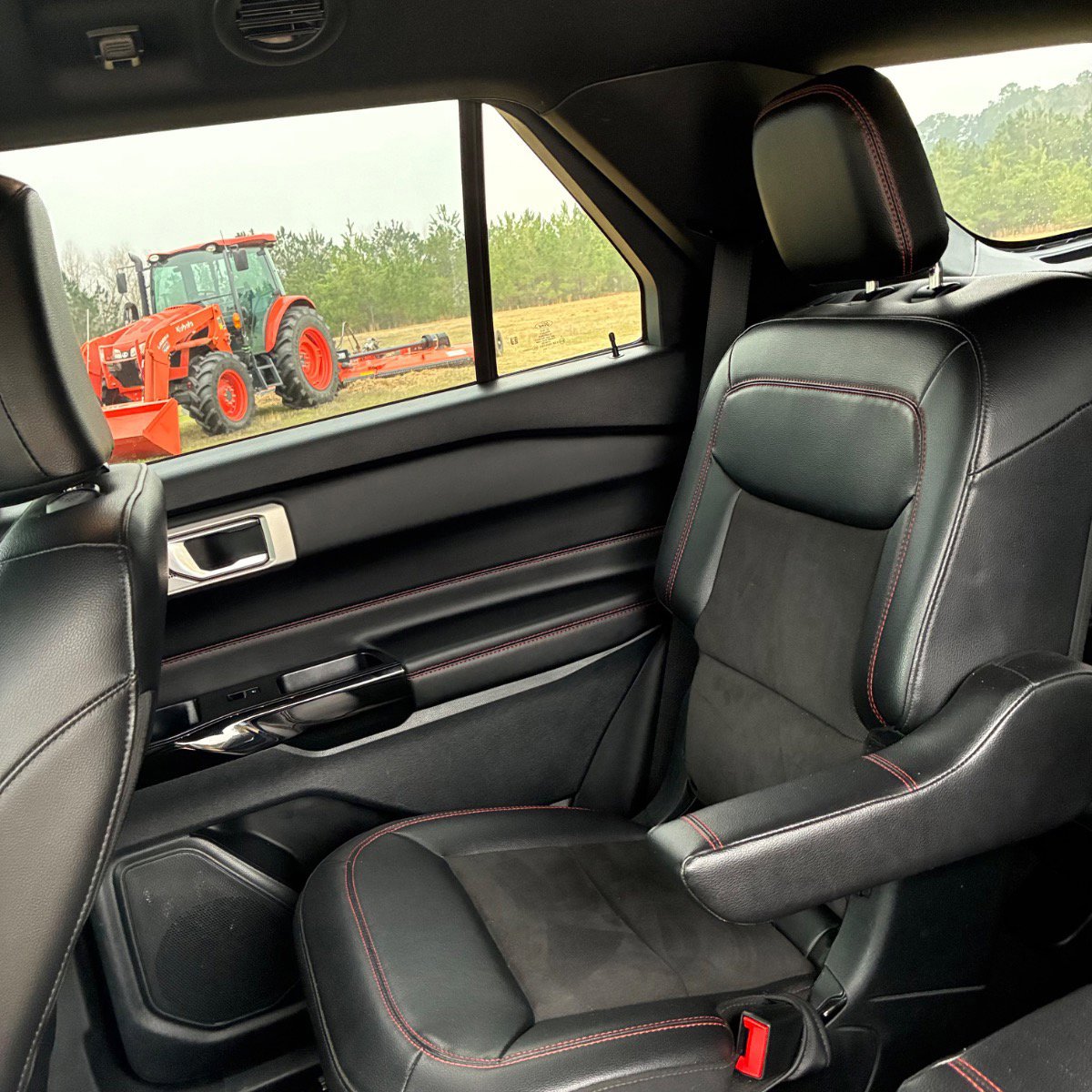 Used 2023 Ford Explorer ST-Line w/ Class IV Trailer Tow Package image 28