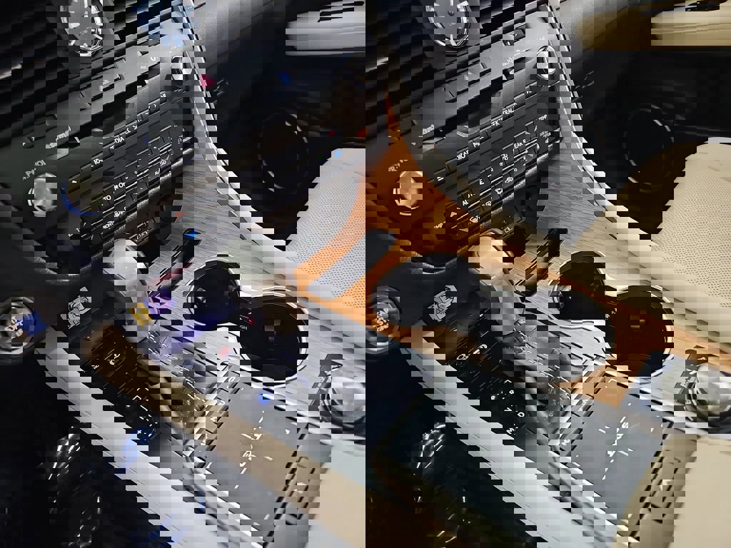 Certified 2021 Lexus RX 350L Premium w/ Premium Package image 28