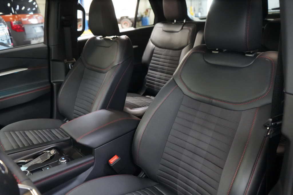 New 2027 Ford Explorer ST-Line w/ Premium Package AWD/4WD image 19