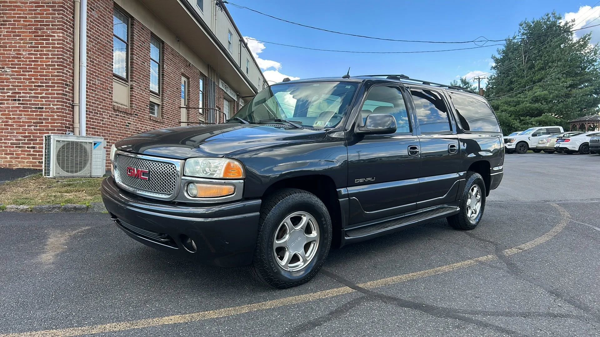 Used 2004 GMC Yukon XL Denali