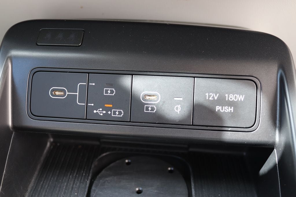 Used 2024 Hyundai Kona Limited FWD image 22