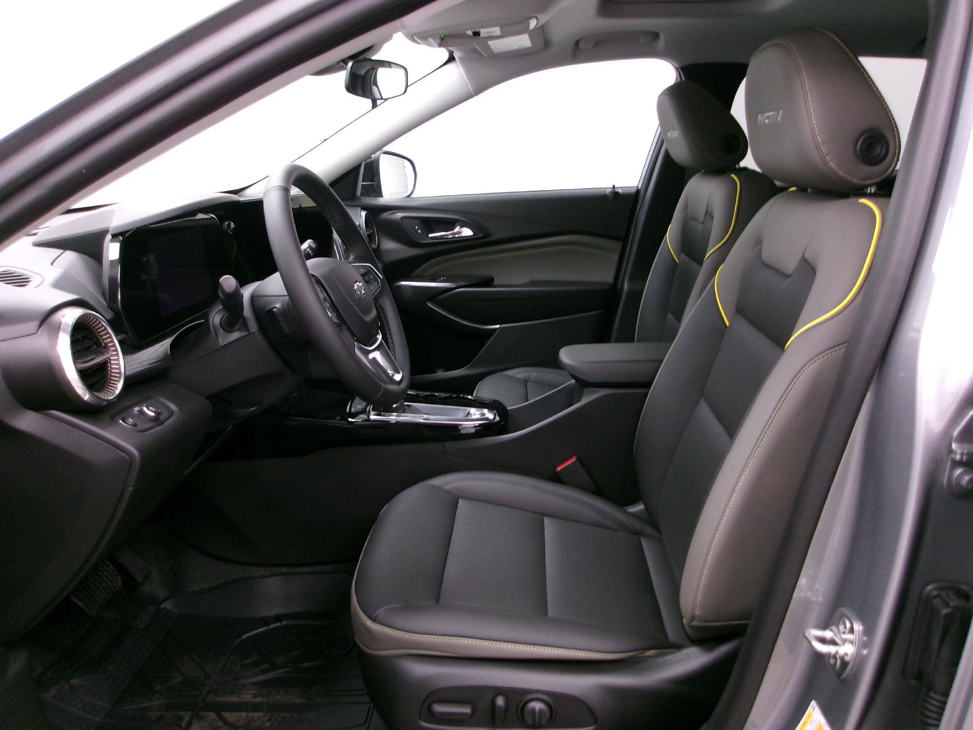 New 2026 Chevrolet Trax ACTIV w/ Sunroof Package FWD image 9