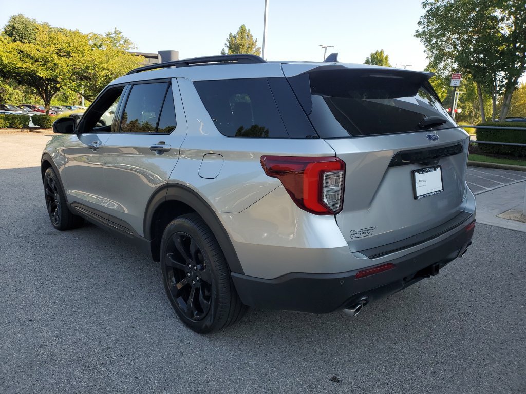 Used 2023 Ford Explorer ST-Line w/ Class IV Trailer Tow Package AWD/4WD image 3