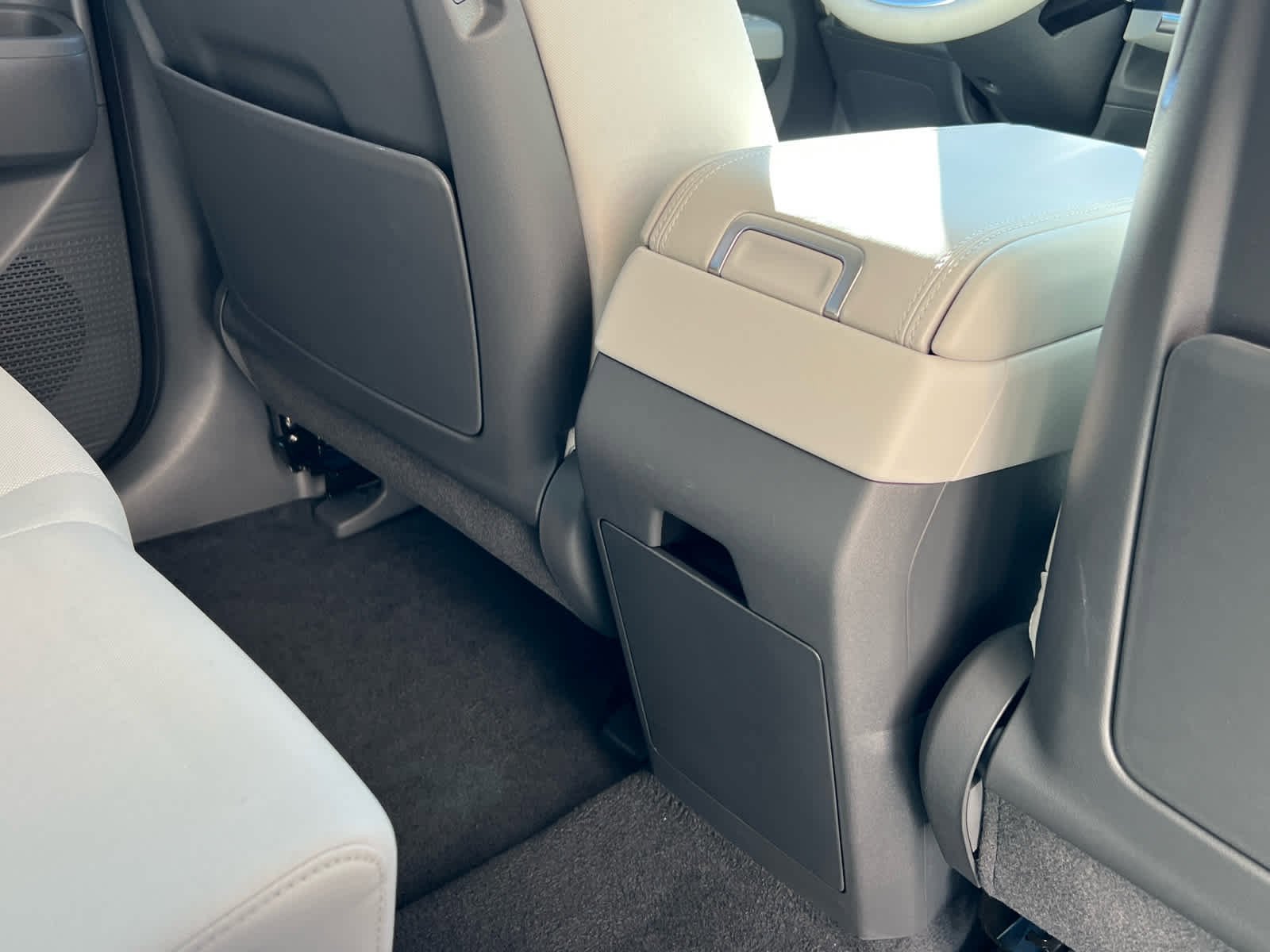 New 2026 Hyundai Santa Fe SE image 23