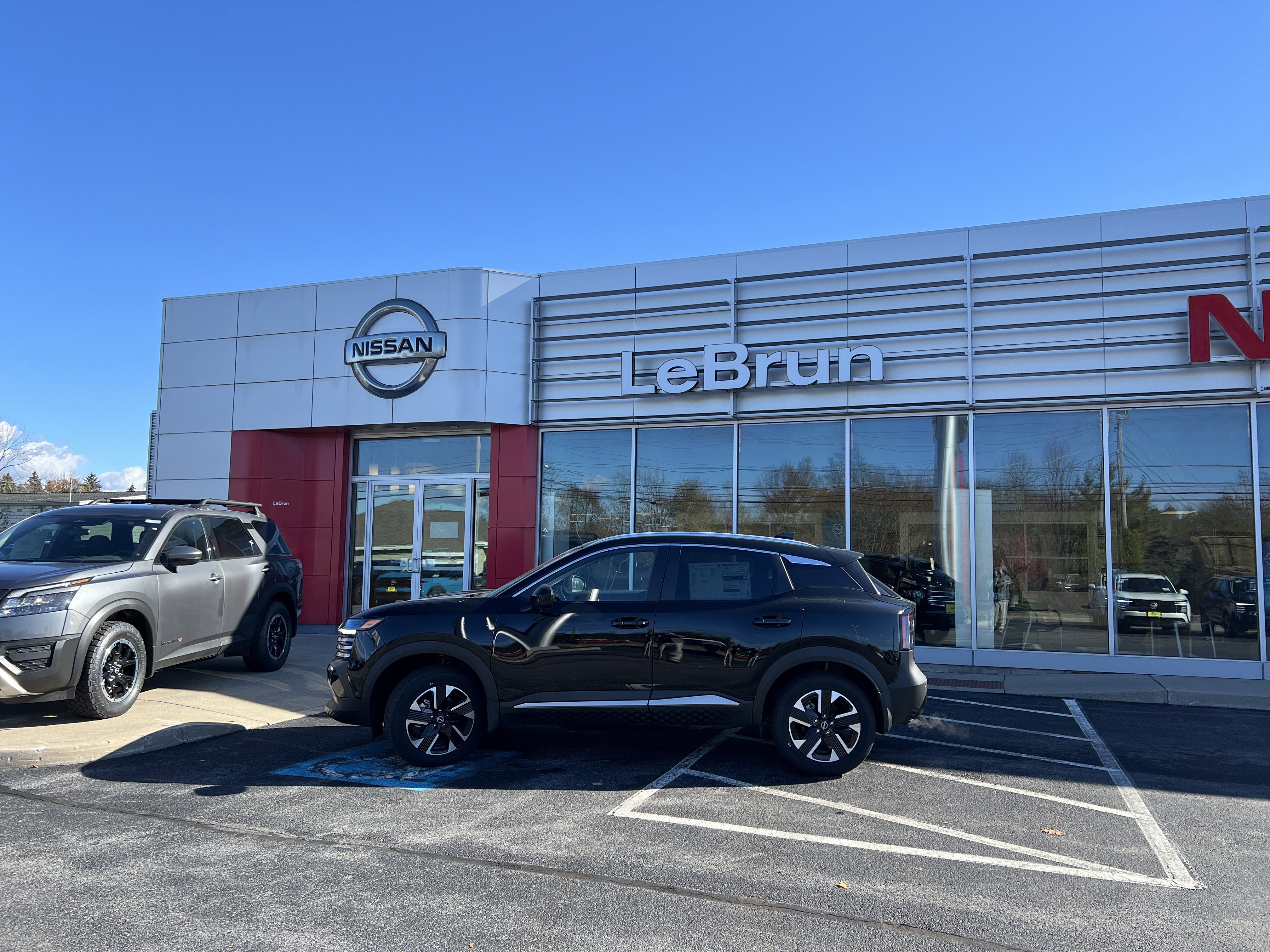 New 2025 Nissan Kicks SV w/ SV Premium Package image 2