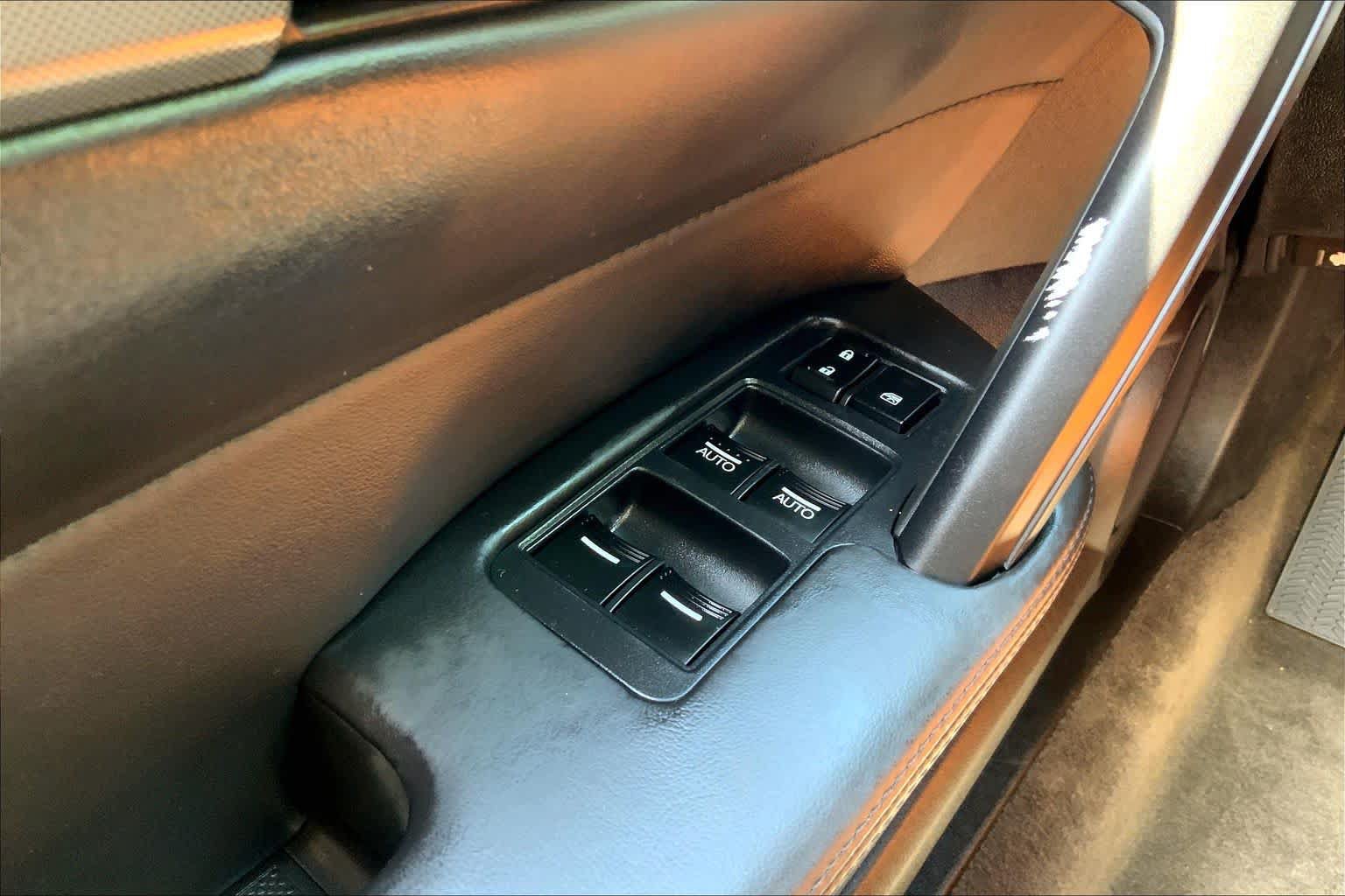 Used 2012 Acura TL w/ Technology Package FWD image 33
