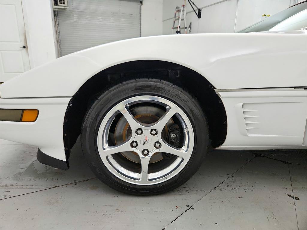 Used 1992 Chevrolet Corvette Convertible RWD image 23