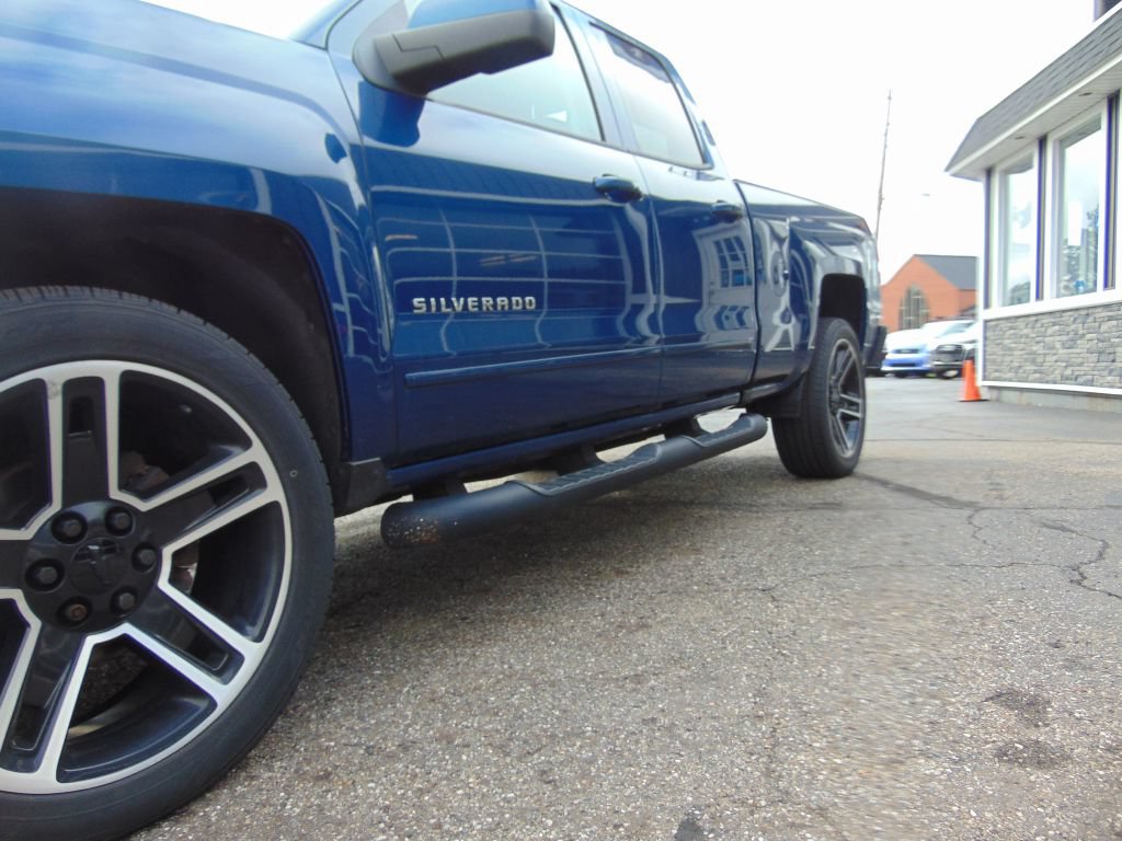 Used 2019 Chevrolet Silverado 1500 LT w/ LPO, Black Pack AWD/4WD image 14