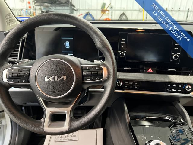 Used 2023 Kia Sportage LX image 12