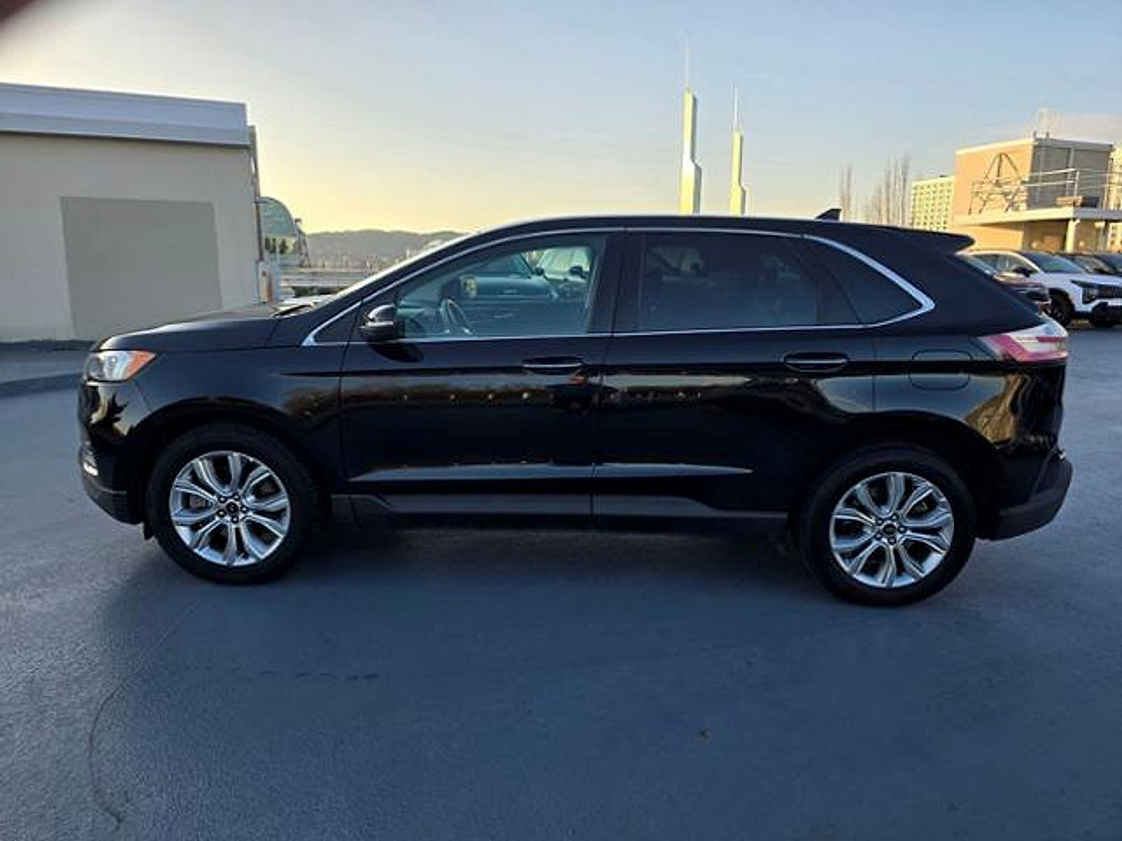 Used 2024 Ford Edge Titanium image 6