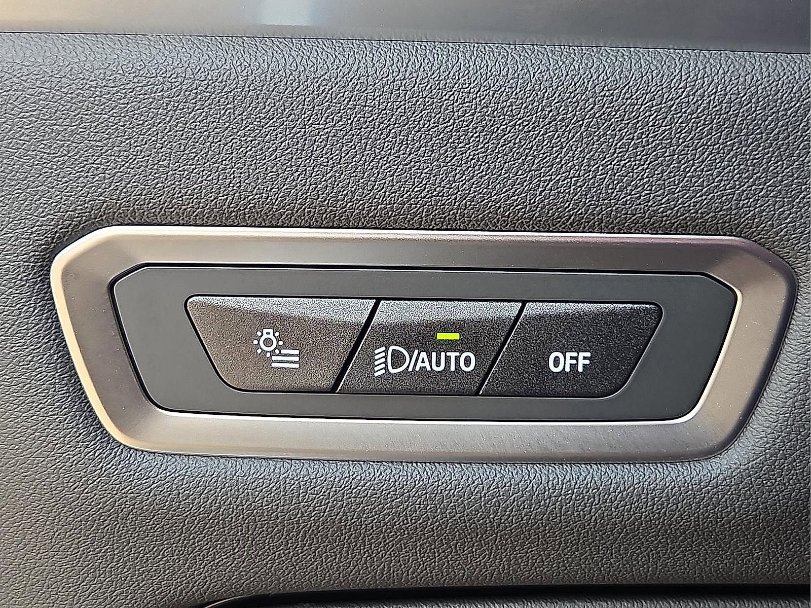 Used 2026 BMW X7 xDrive40i w/ Premium Package image 20