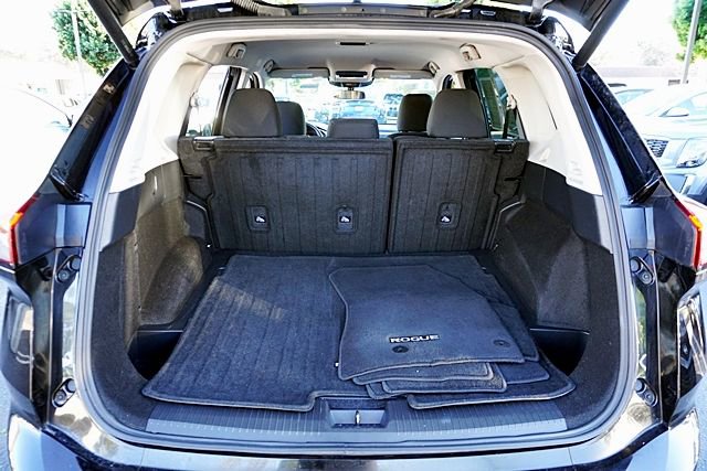 Used 2024 Nissan Rogue SV FWD image 14