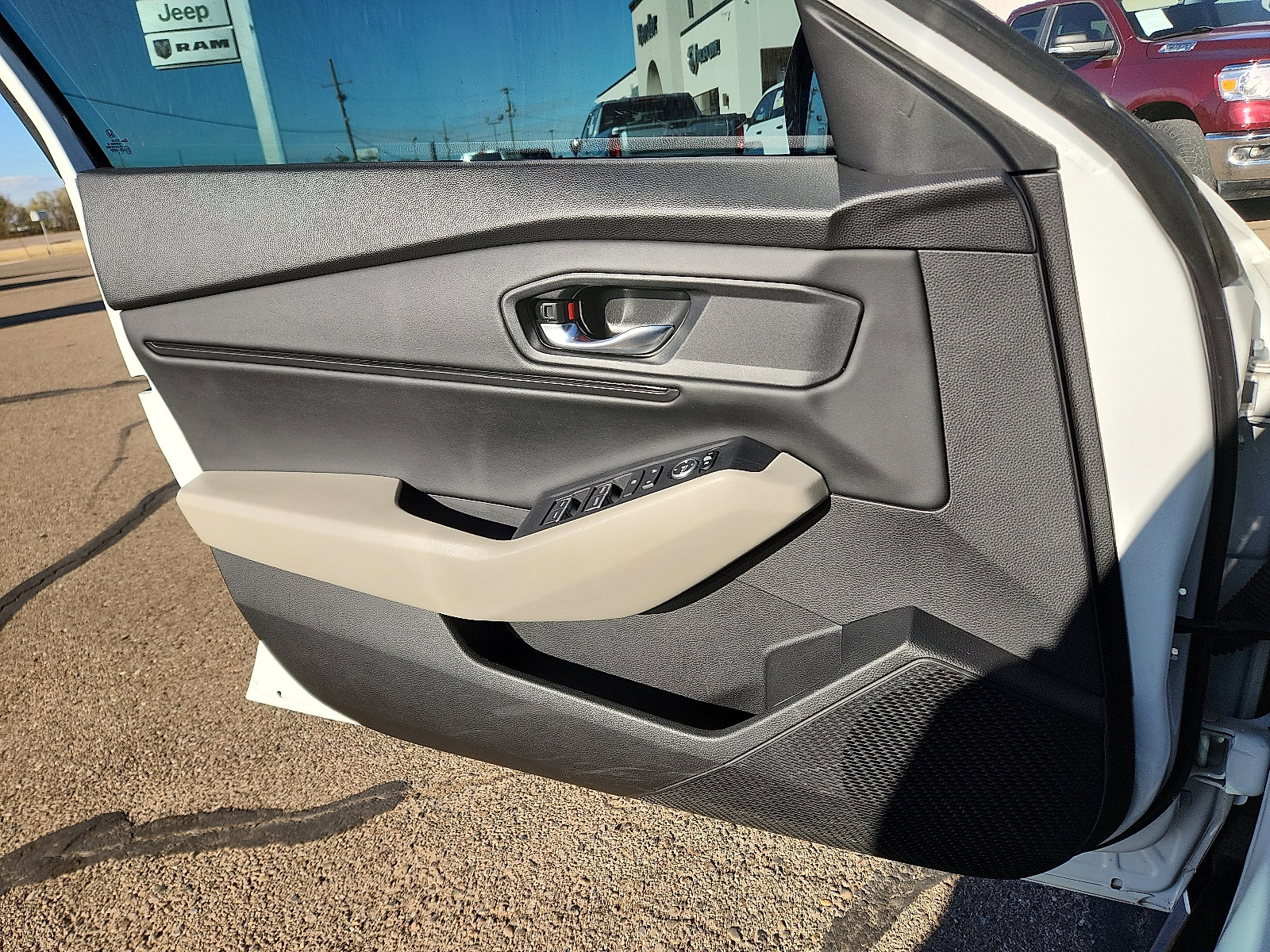 Used 2023 Honda Accord EX image 12