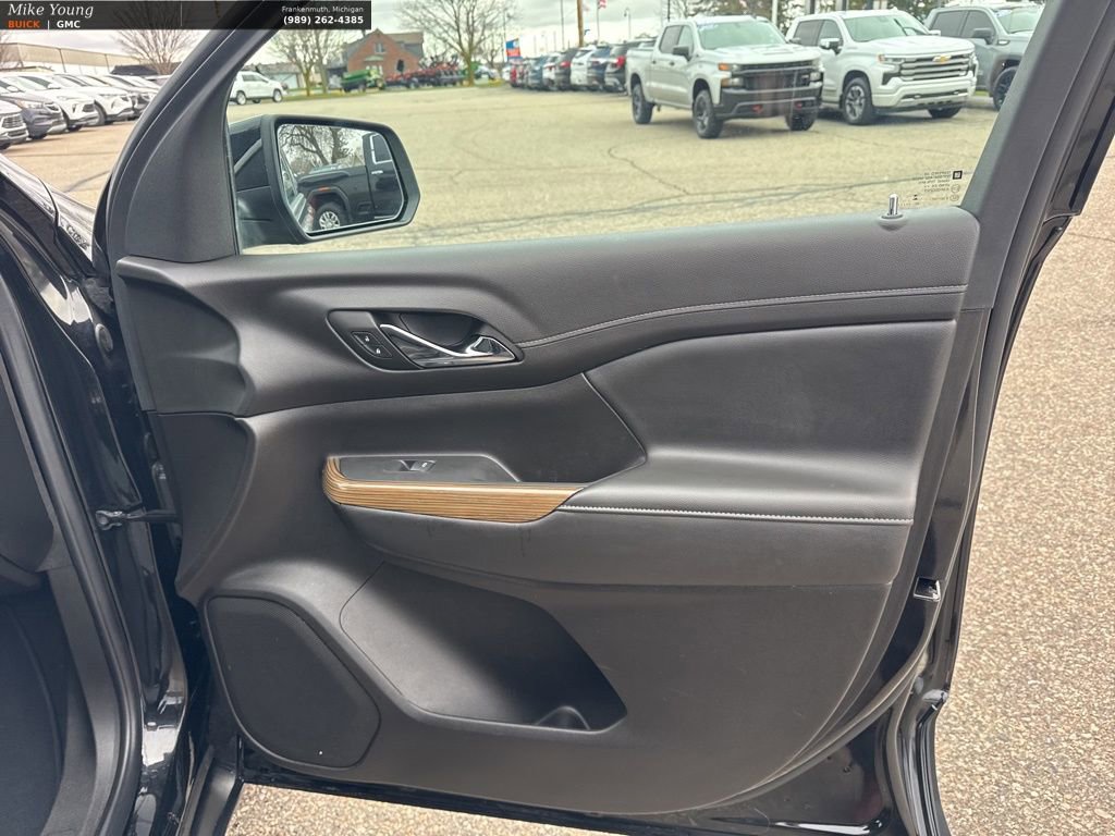 Used 2023 GMC Acadia SLE FWD image 40