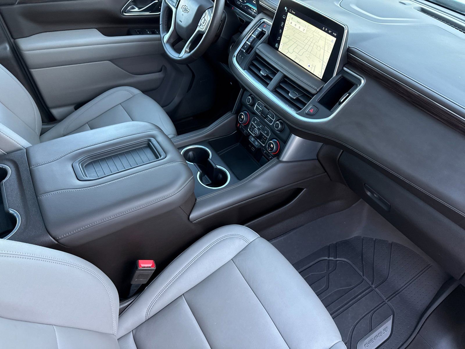 Used 2023 Chevrolet Suburban Z71 w/ Luxury Package image 19