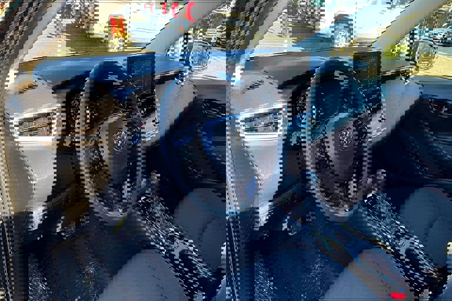 Used 2022 Toyota Corolla LE image 13