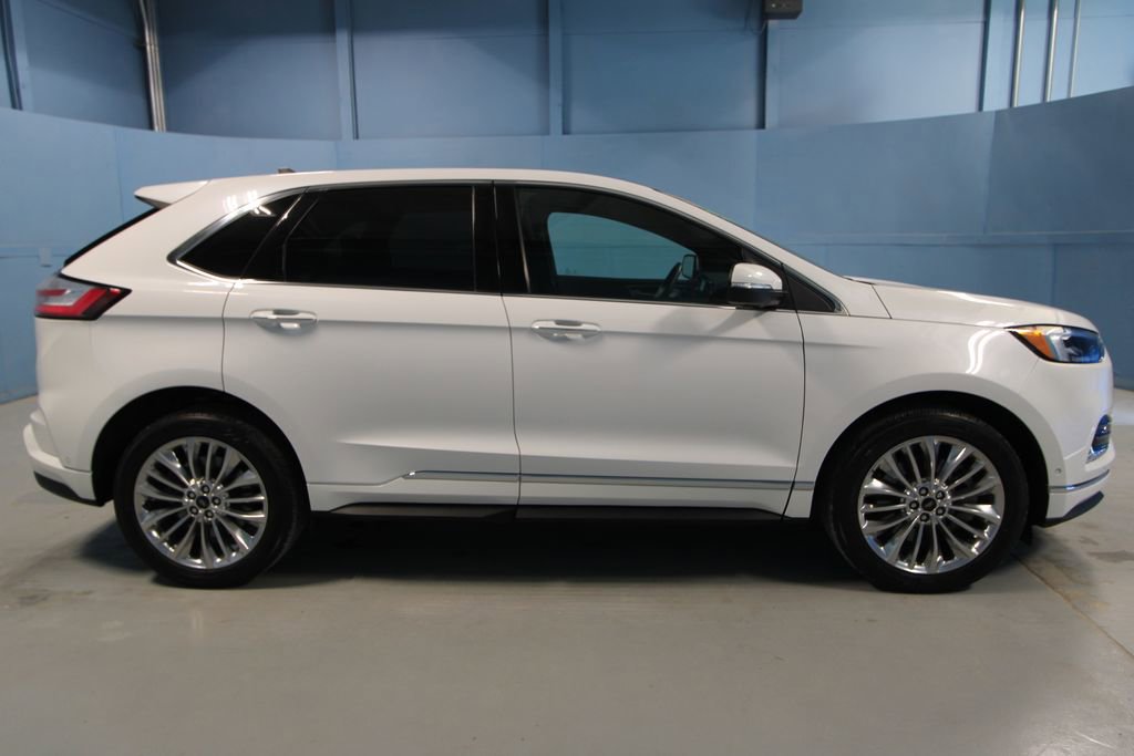Used 2022 Ford Edge Titanium w/ Equipment Group 301A AWD/4WD image 32