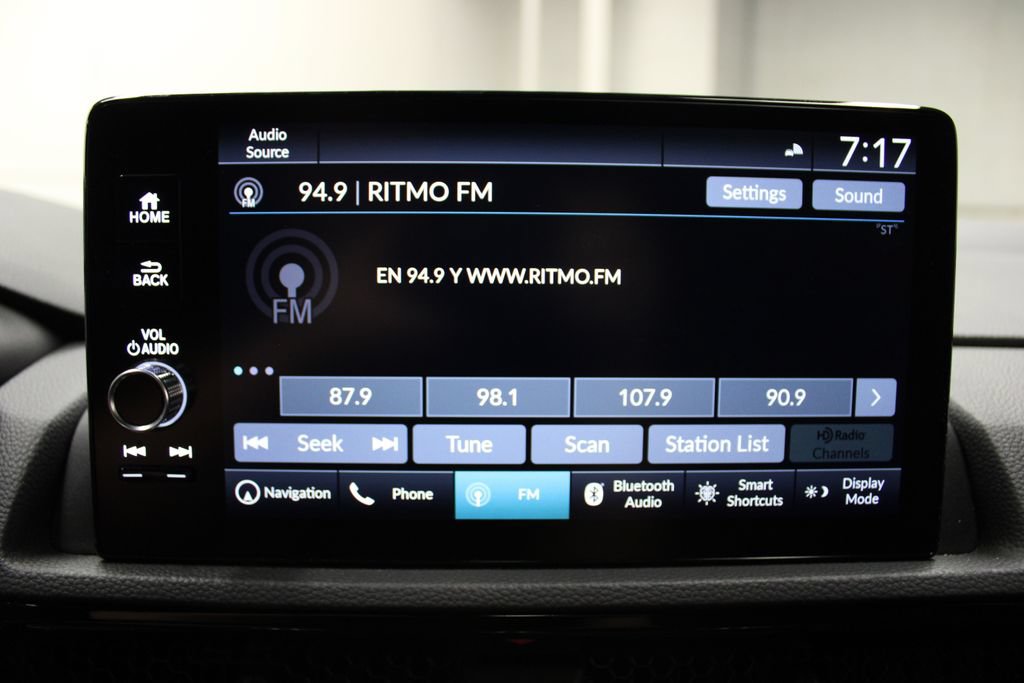 Used 2025 Honda CR-V Sport Touring image 18