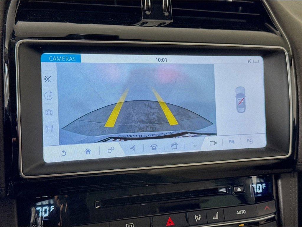 Used 2019 Jaguar F-PACE Prestige image 12