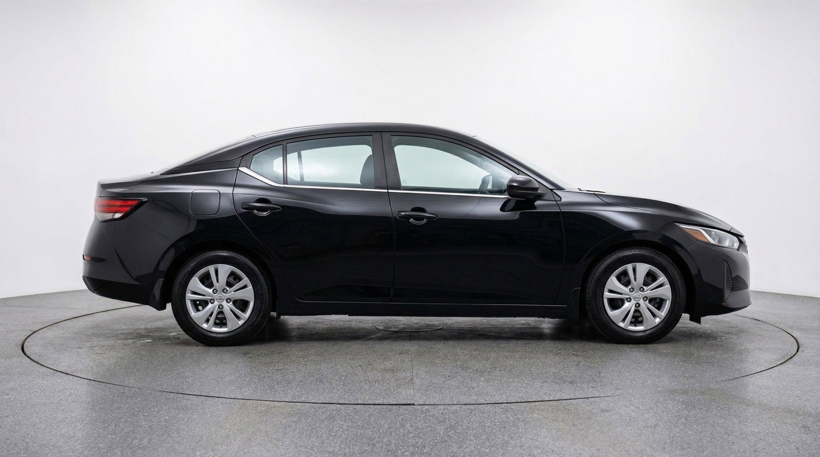 Used 2025 Nissan Sentra S image 11