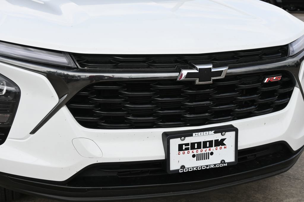 Used 2025 Chevrolet Trax RS w/ Driver Confidence Package image 24