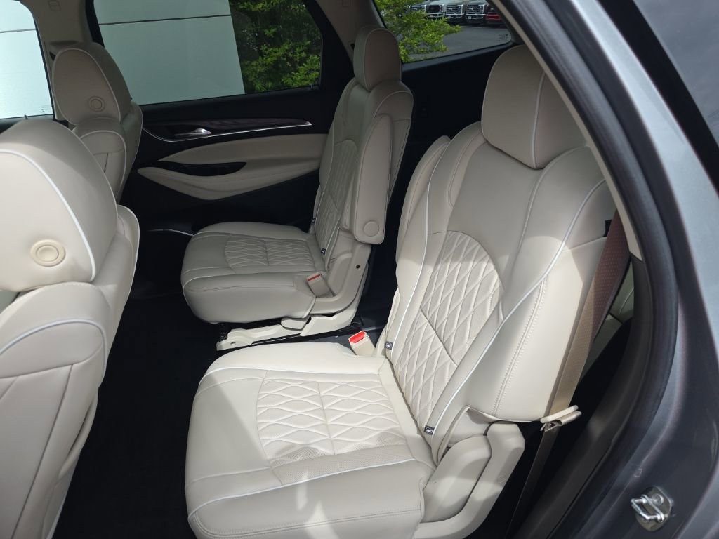 Used 2023 Buick Enclave Avenir FWD image 32