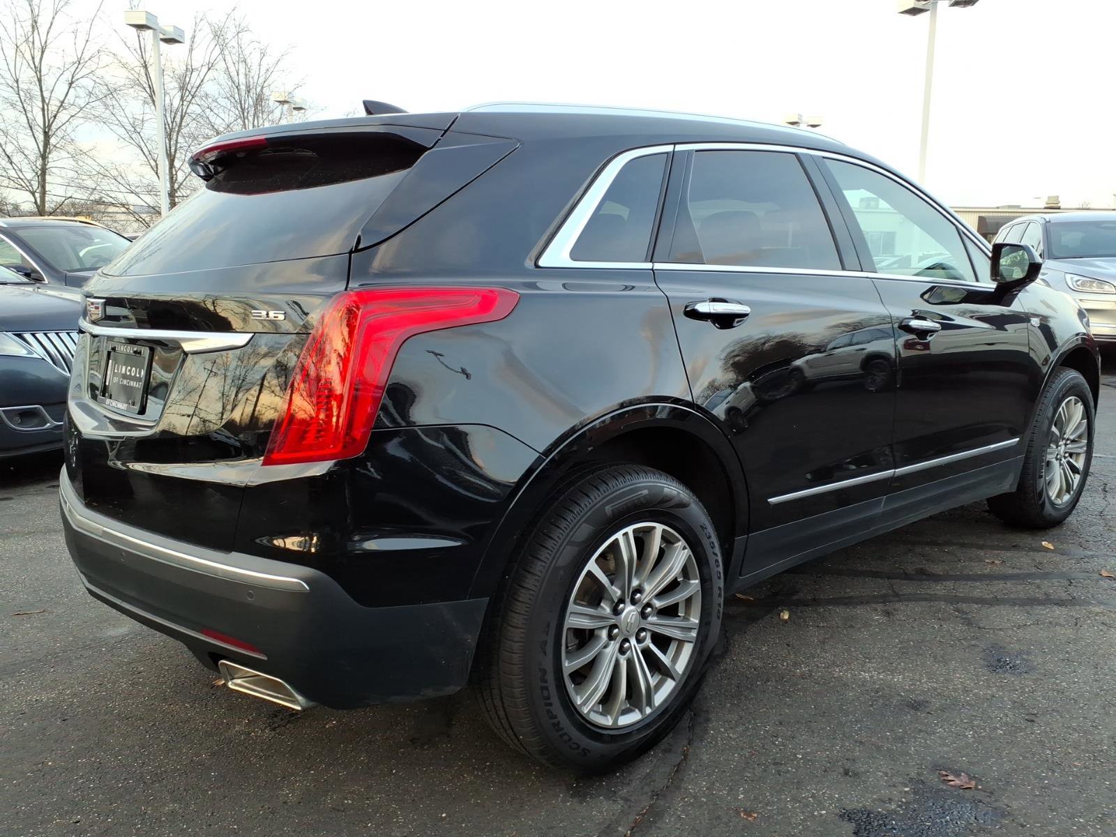 Used 2017 Cadillac XT5 Luxury w/ Driver Awareness Package image 7