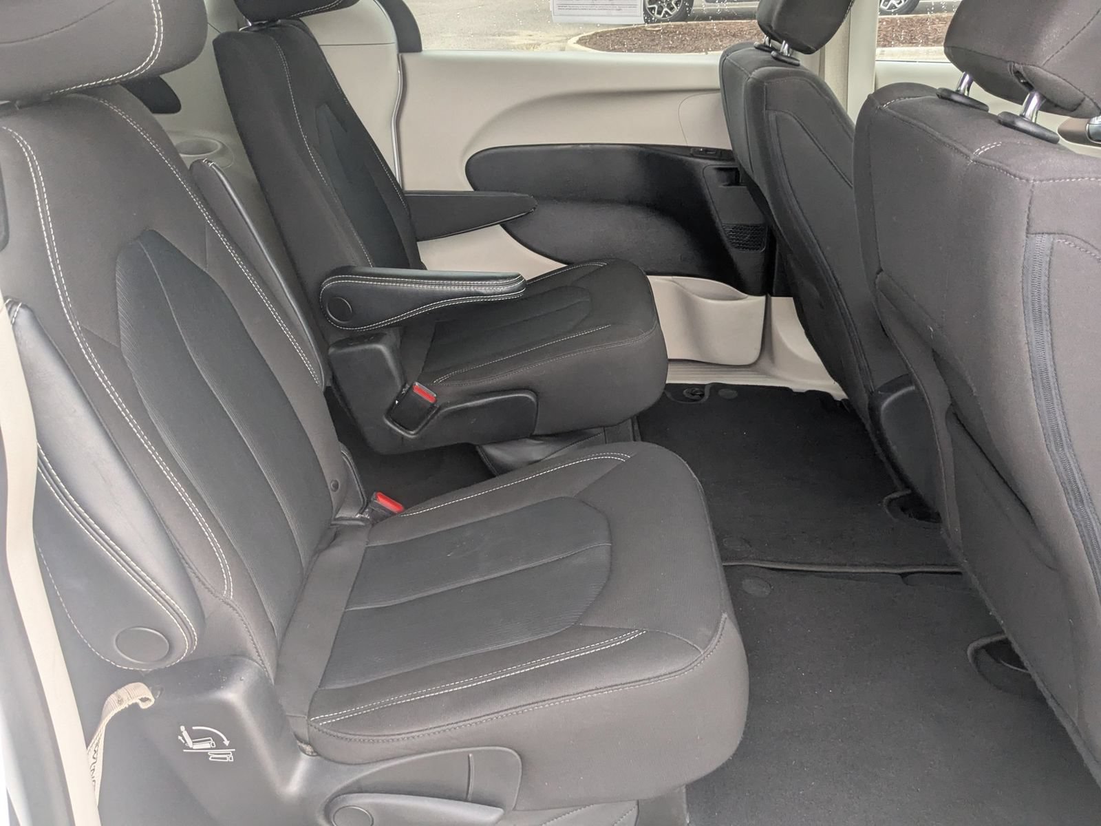 Used 2023 Chrysler Voyager LX FWD image 32