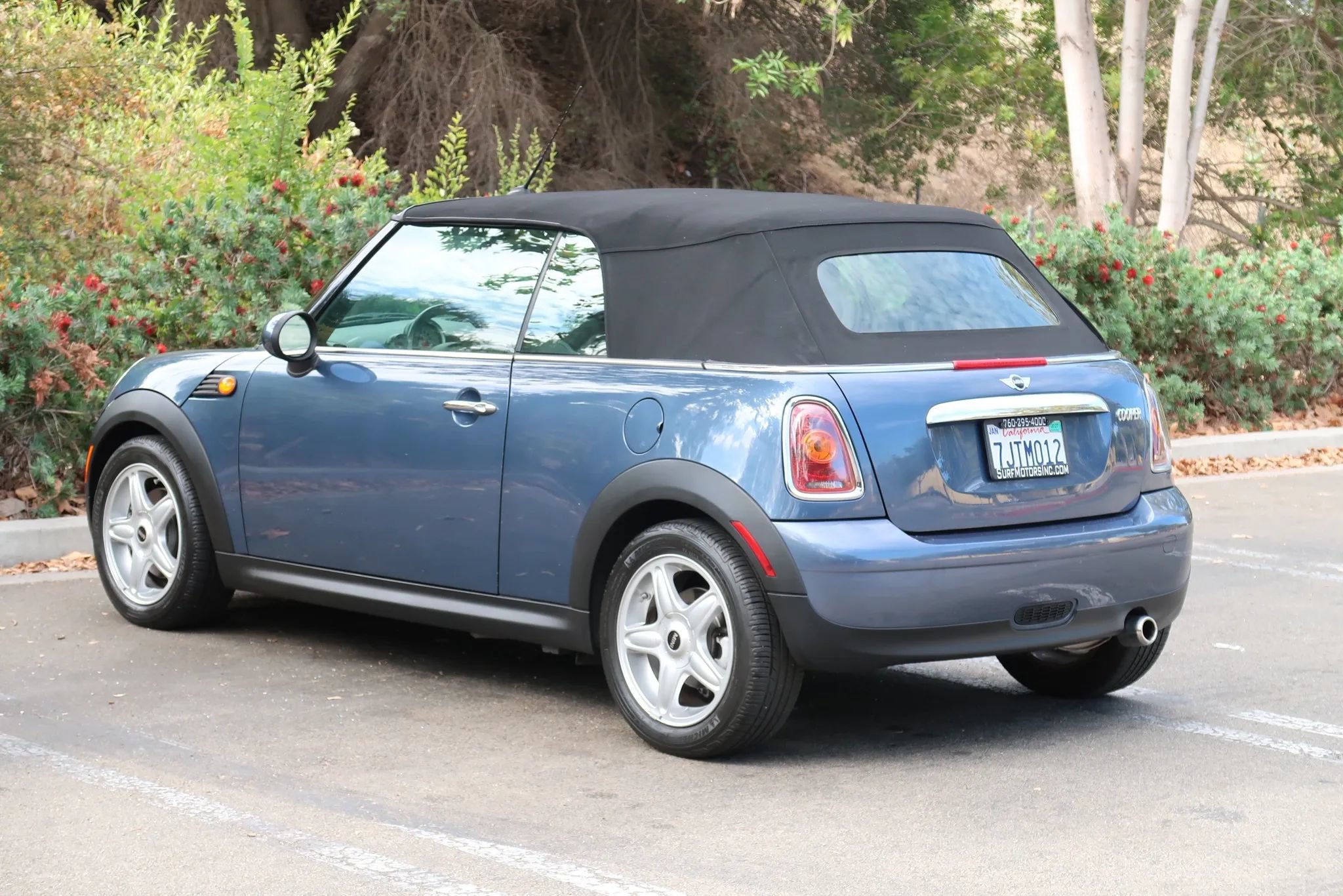 Used 2009 MINI Cooper Convertible FWD image 9