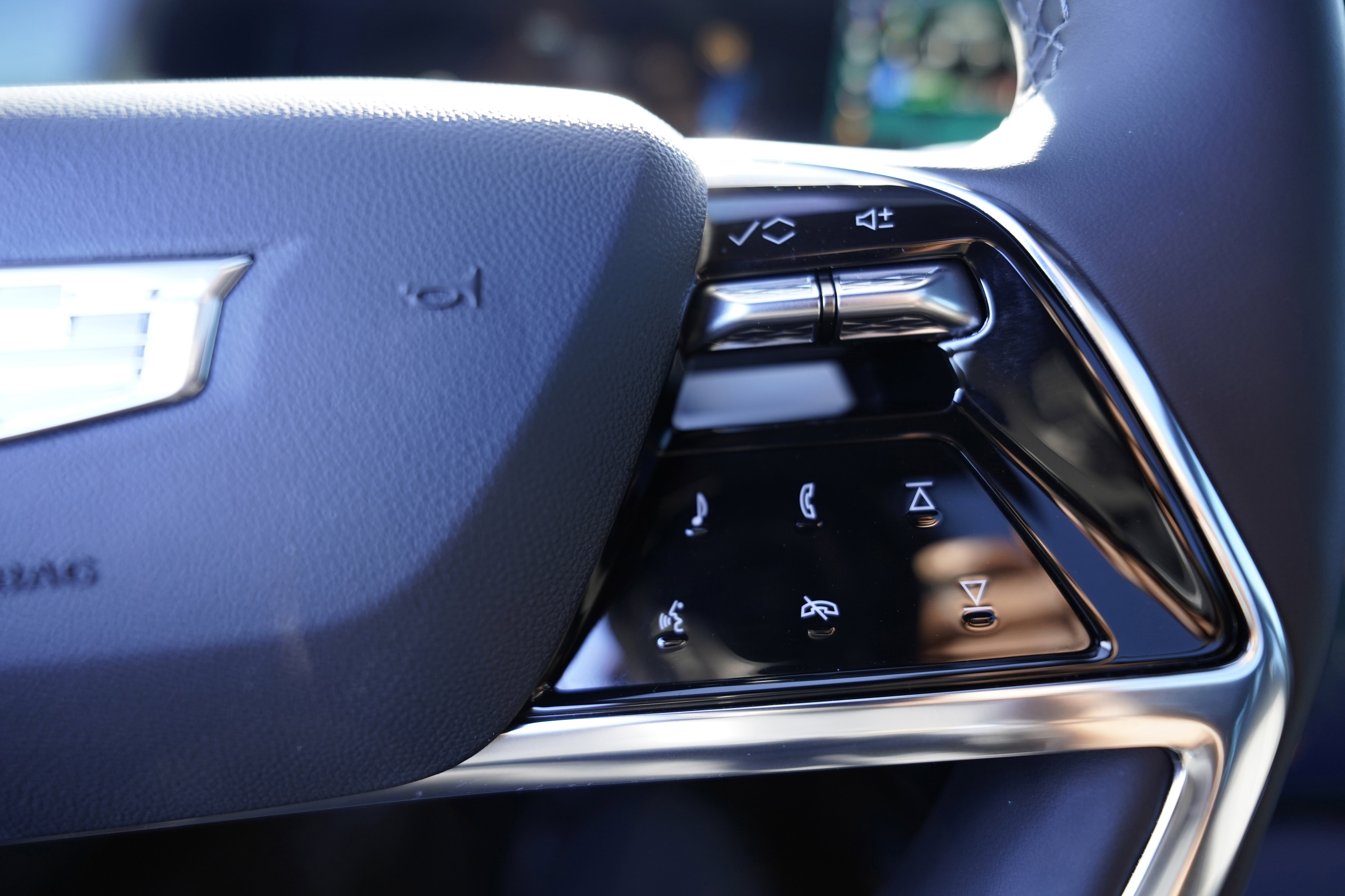 Used 2026 Cadillac Vistiq Sport image 31