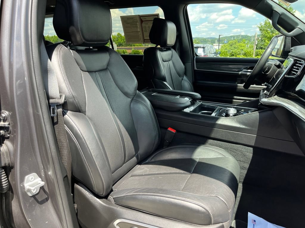 Used 2022 Jeep Wagoneer Series II w/ Premium Group I AWD/4WD image 31