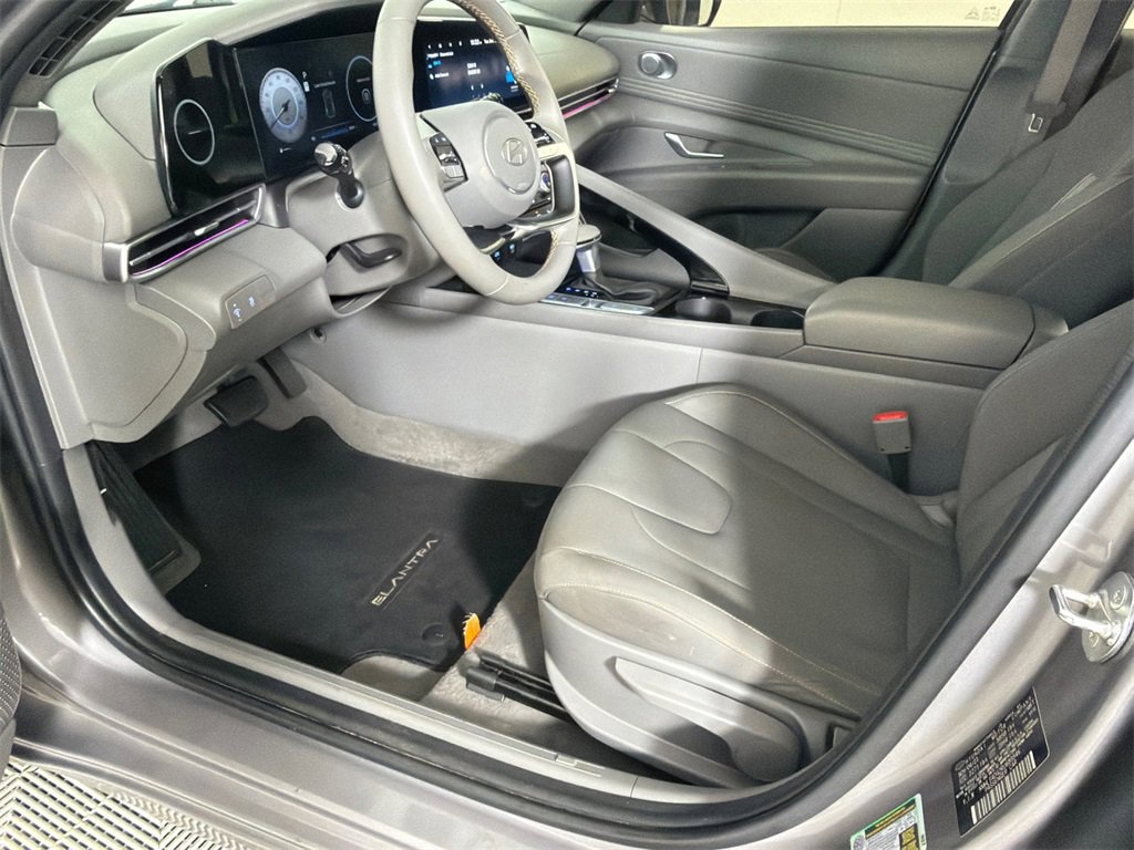 Used 2024 Hyundai Elantra SEL w/ Convenience Package image 10