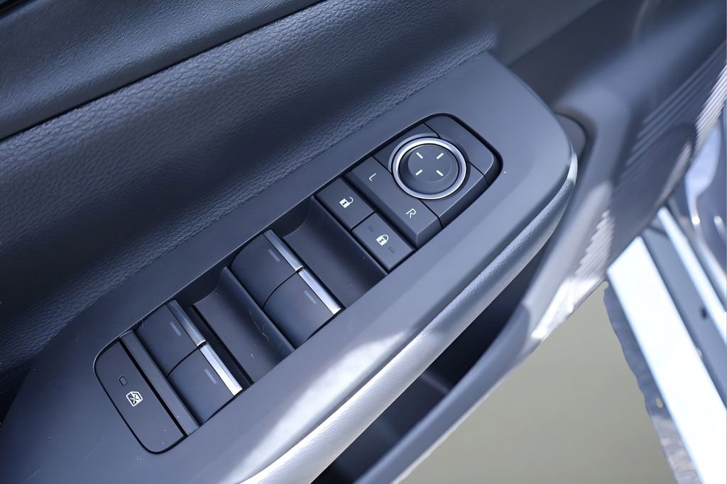 New 2026 Toyota Prius Plug-In Hybrid FWD image 10