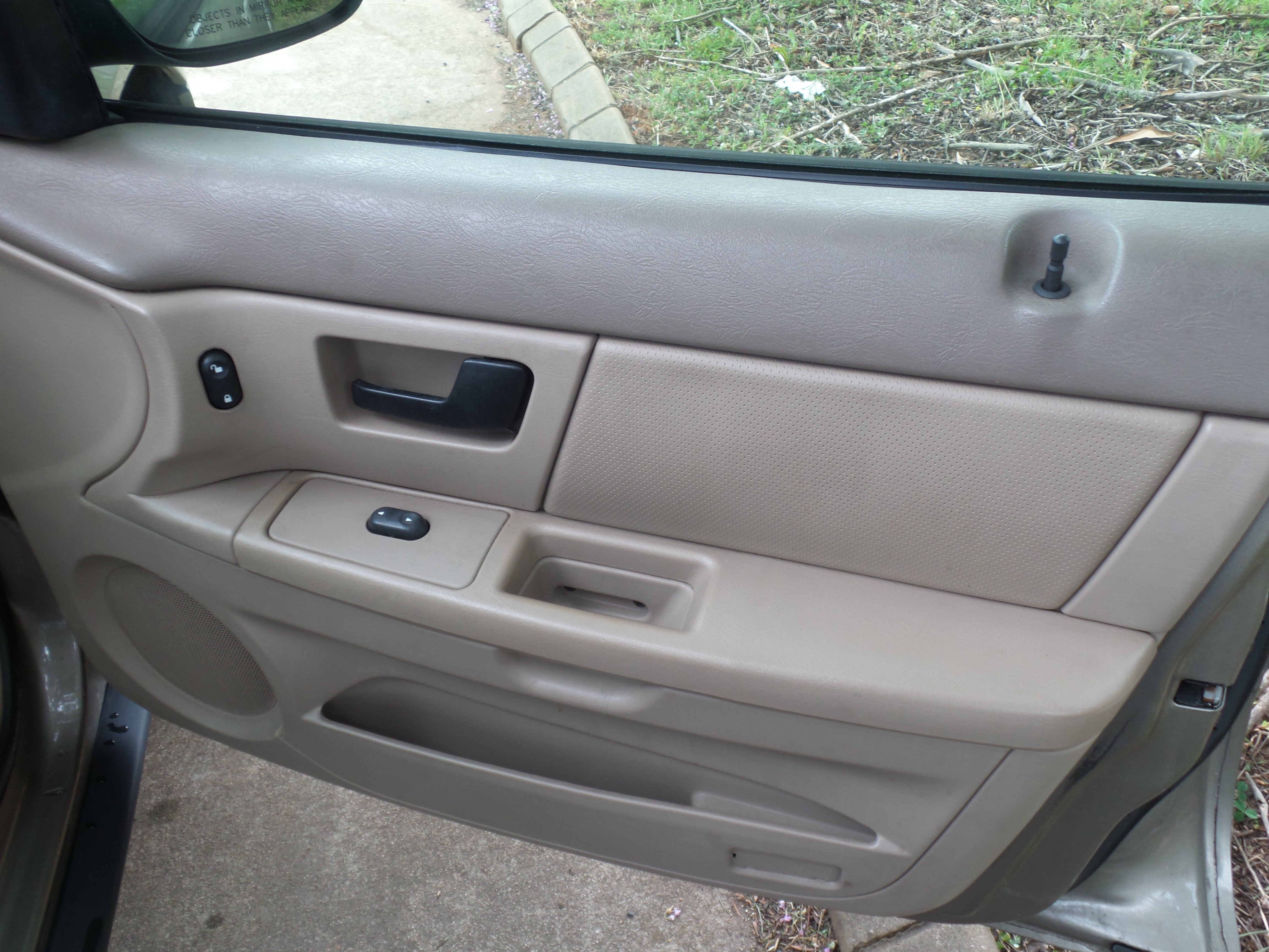 Used 2006 Ford Taurus SE FWD image 28