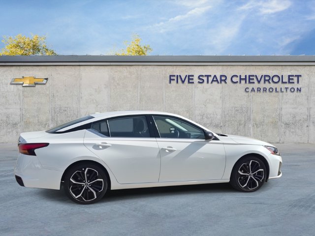 Used 2025 Nissan Altima 2.5 SR FWD image 9