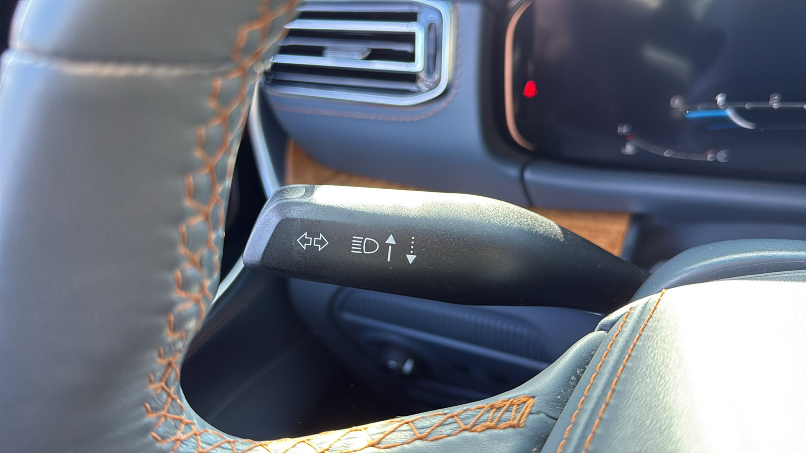 Used 2022 Jeep Grand Wagoneer Series II image 14