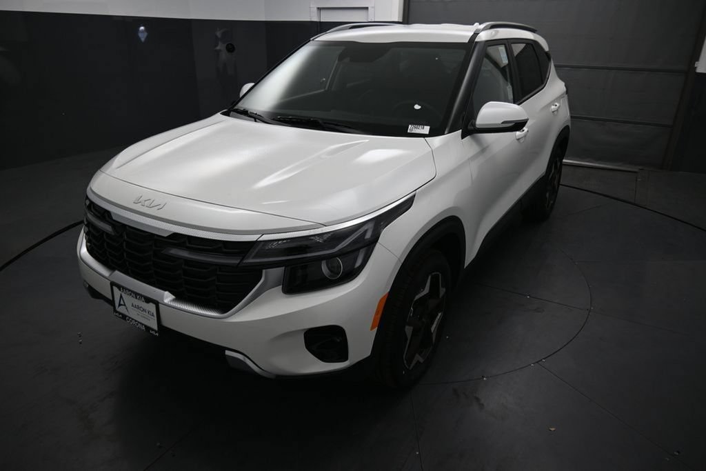 New 2026 Kia Seltos S FWD image 8