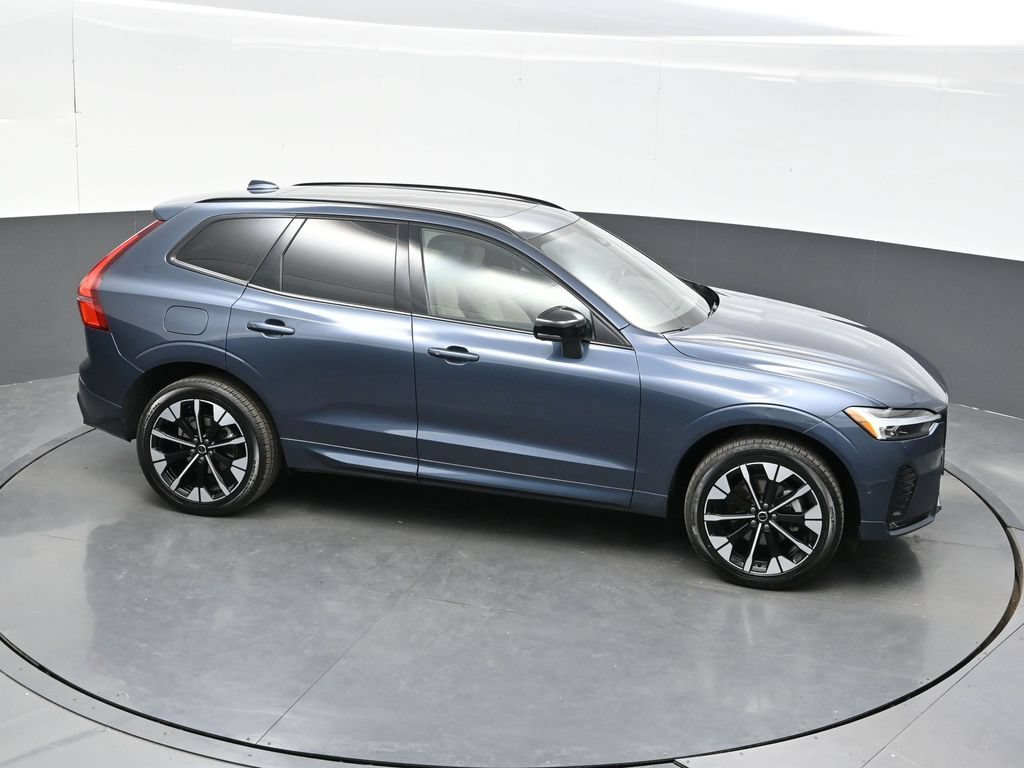 Used 2026 Volvo XC60 B5 Plus AWD/4WD image 36
