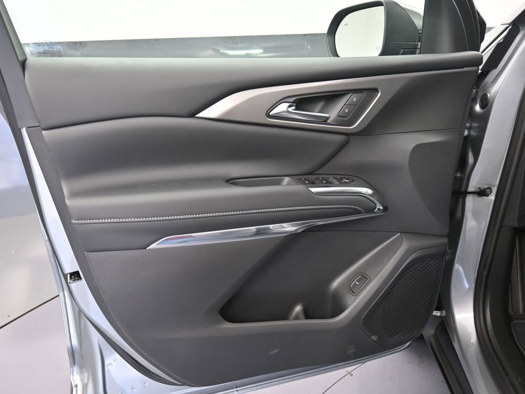 New 2026 Chevrolet Traverse LT w/ Driver Confidence Package image 13