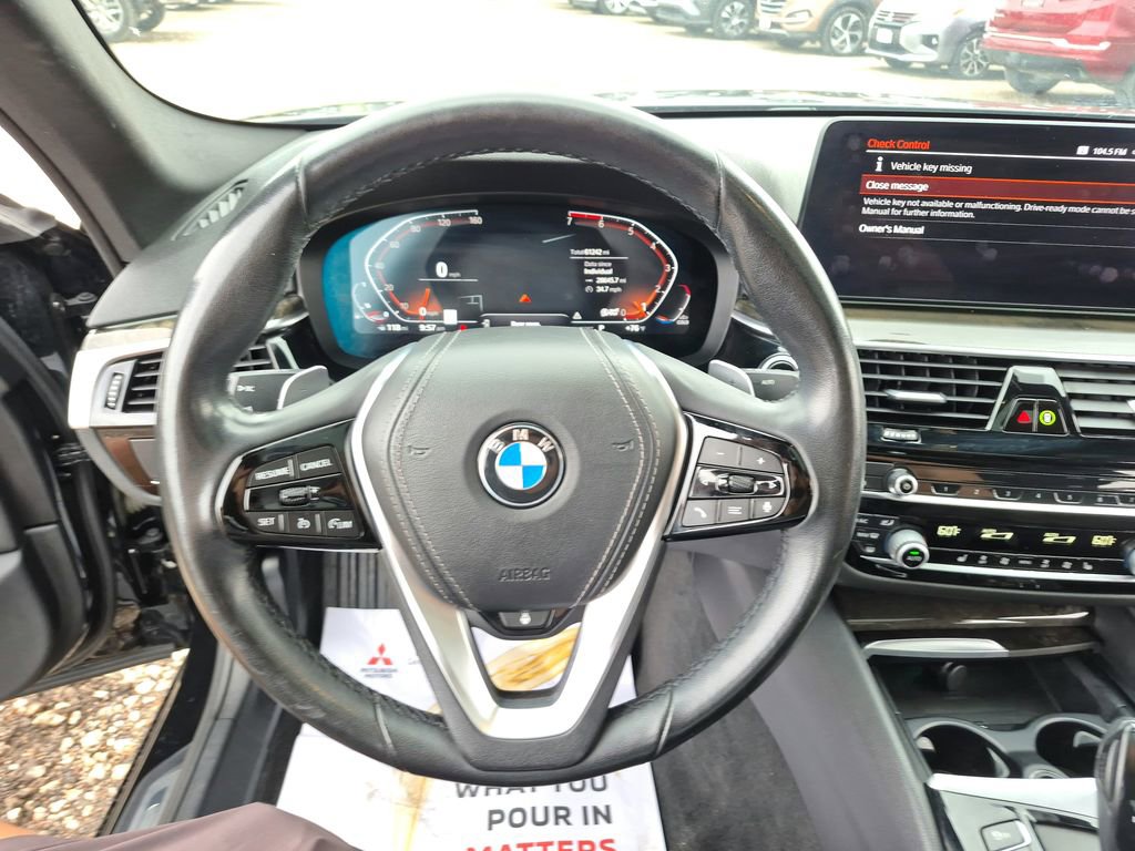 Used 2021 BMW 530i xDrive w/ Premium Package AWD/4WD image 14